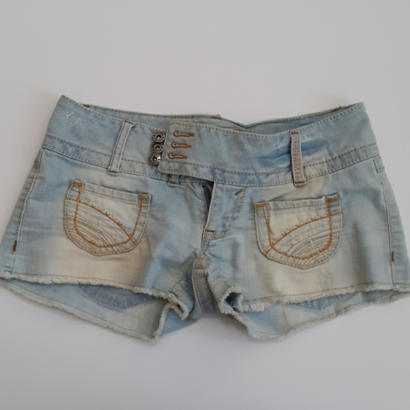 Shorts - Picture 1 of 3